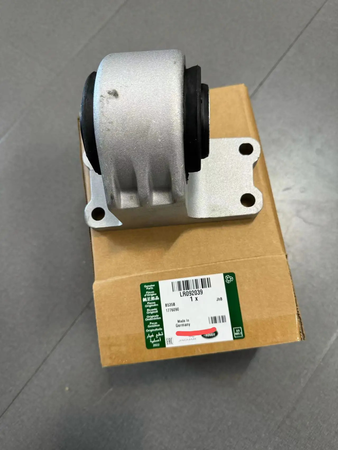 GEAR MOUNTING